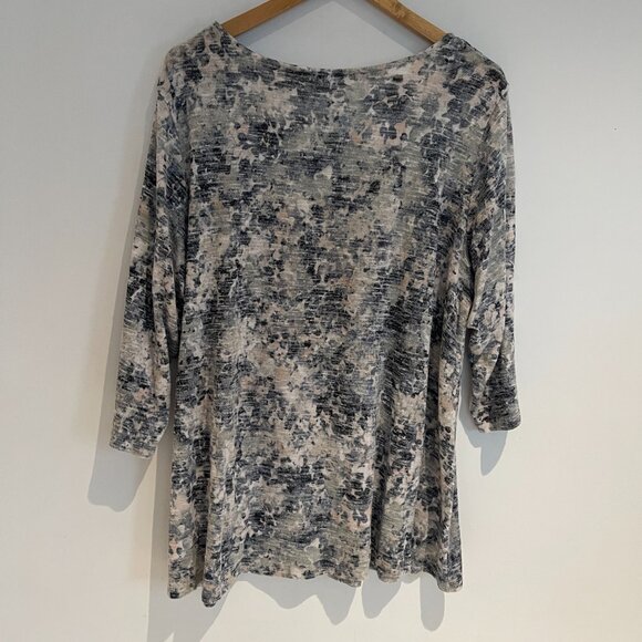 Rose + Olive Woman Gray Arty Burnout 3/4 Sleeve Stretch Pullover Top Size 3X - Picture 2 of 3